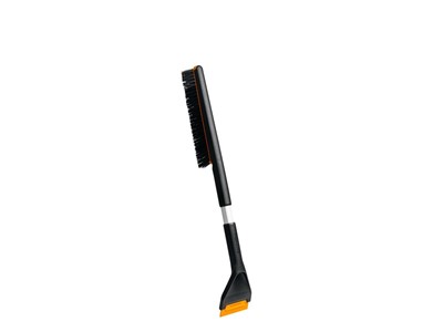 Щетка для снега 63 см со скребком Fiskars Plus (щетка-сметка снеговая, съемный скребок)
